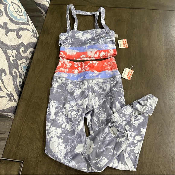 Pants - NWT Free People Movement Workout Active Set Leggings and Sports Bra Size XS